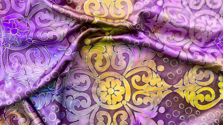 Ткань Батик с традиционными узорами